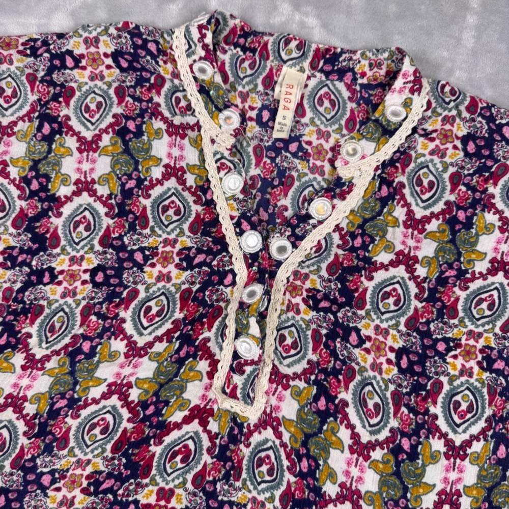 Raga Womens Small Boho Paisley Print Mirror Button Crochet Lace V-Neck Top Multi